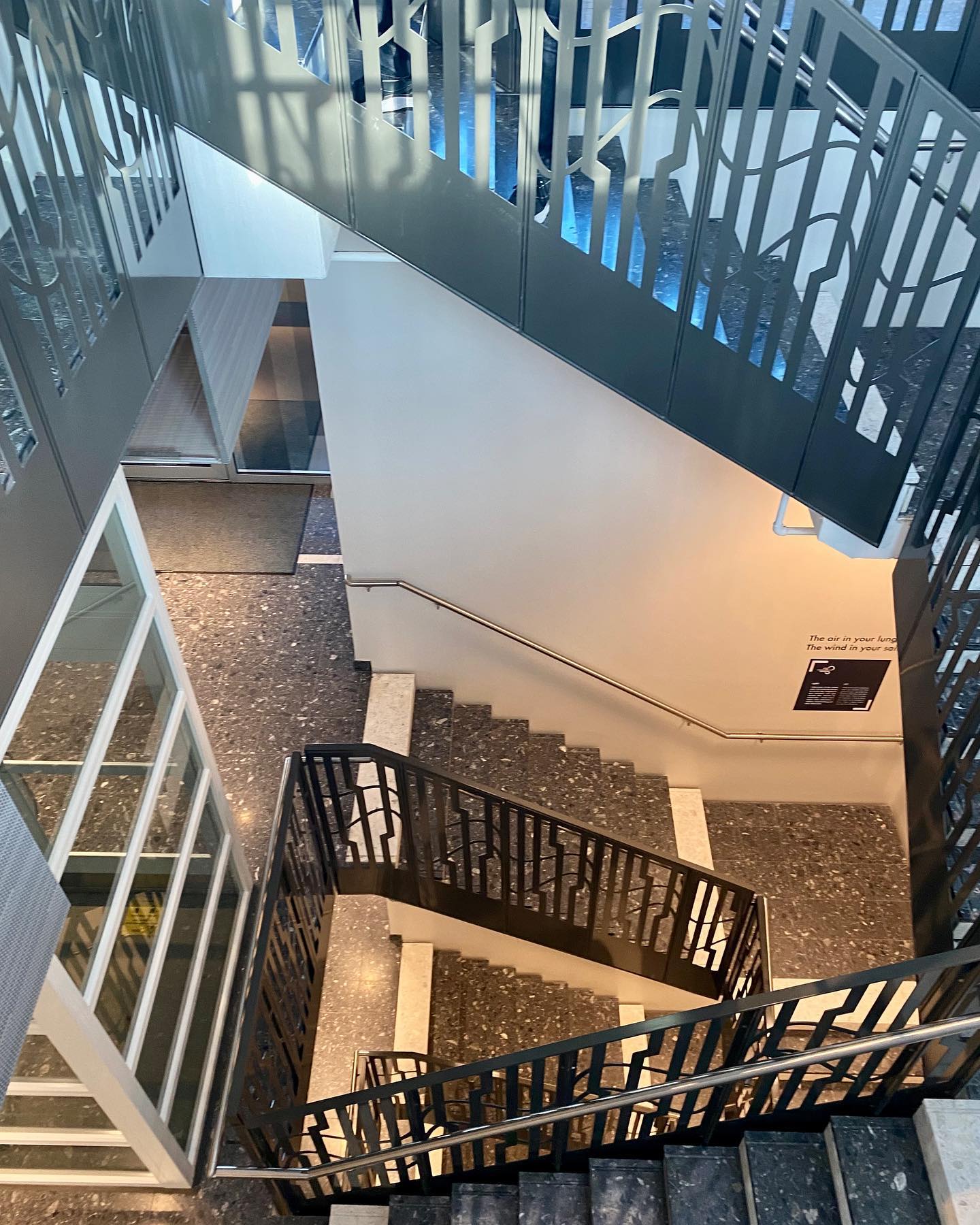 Smidesräcke och handledare vid Kungspassagen i Uppsala